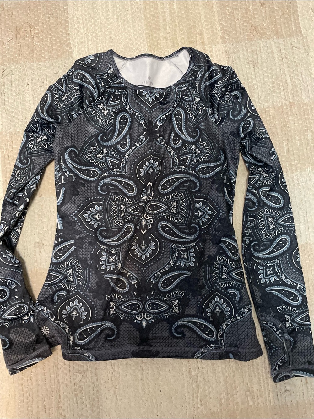 Women’s Athleta Long Sleeve Thermal Shirt Small